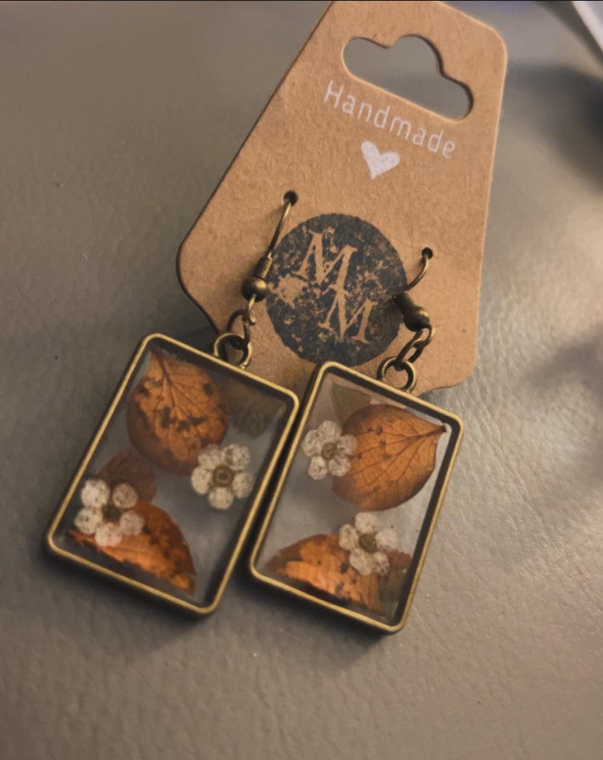 Fall Handmade Earrings| Autumn Pressed Leaves & White Narcissus Flower - Midnight Maker