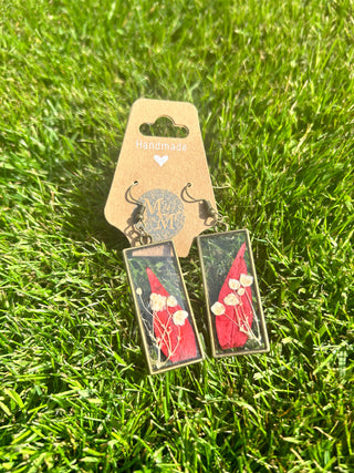 Floral Handcrafted Pressed Red Summac Leaf & White Gypsophila Earrings - Midnight Maker
